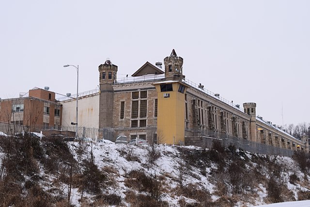 640px-Iowa_State_Penitentiary