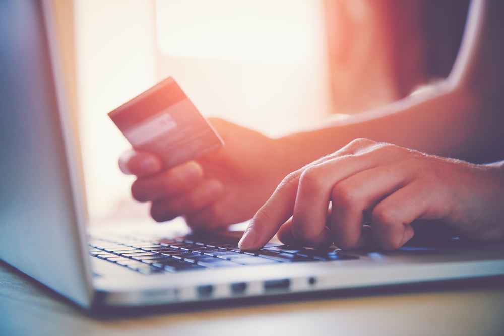 shutterstock_289585190 Online Shopping